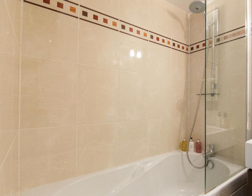 Luxury 3 Piece Garden Apartment In Cannes Marina Mandelieu Kültér fotó