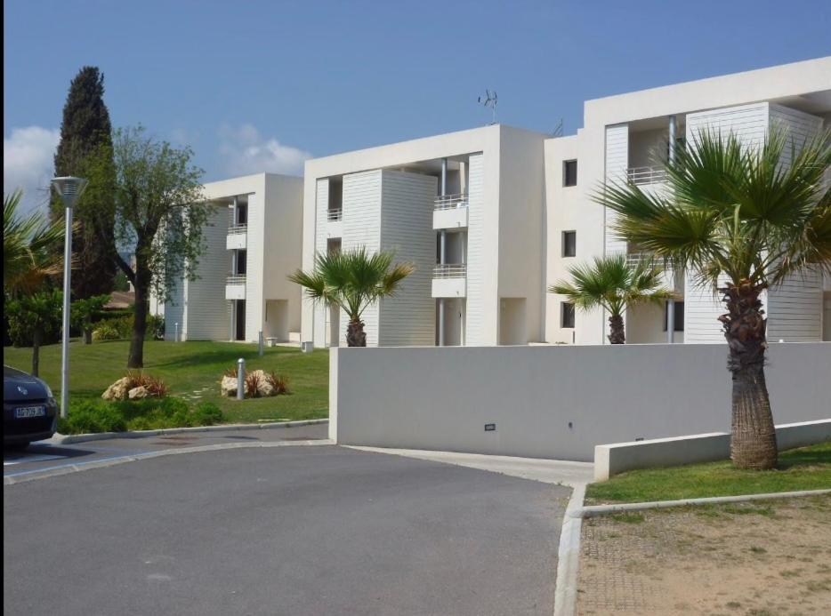 Luxury 3 Piece Garden Apartment In Cannes Marina Mandelieu Kültér fotó