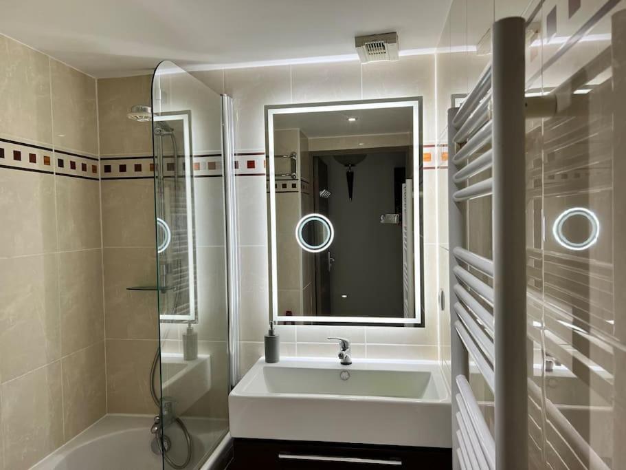 Luxury 3 Piece Garden Apartment In Cannes Marina Mandelieu Kültér fotó